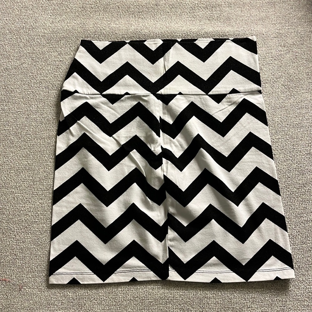 Black and white chevron pencil skirt